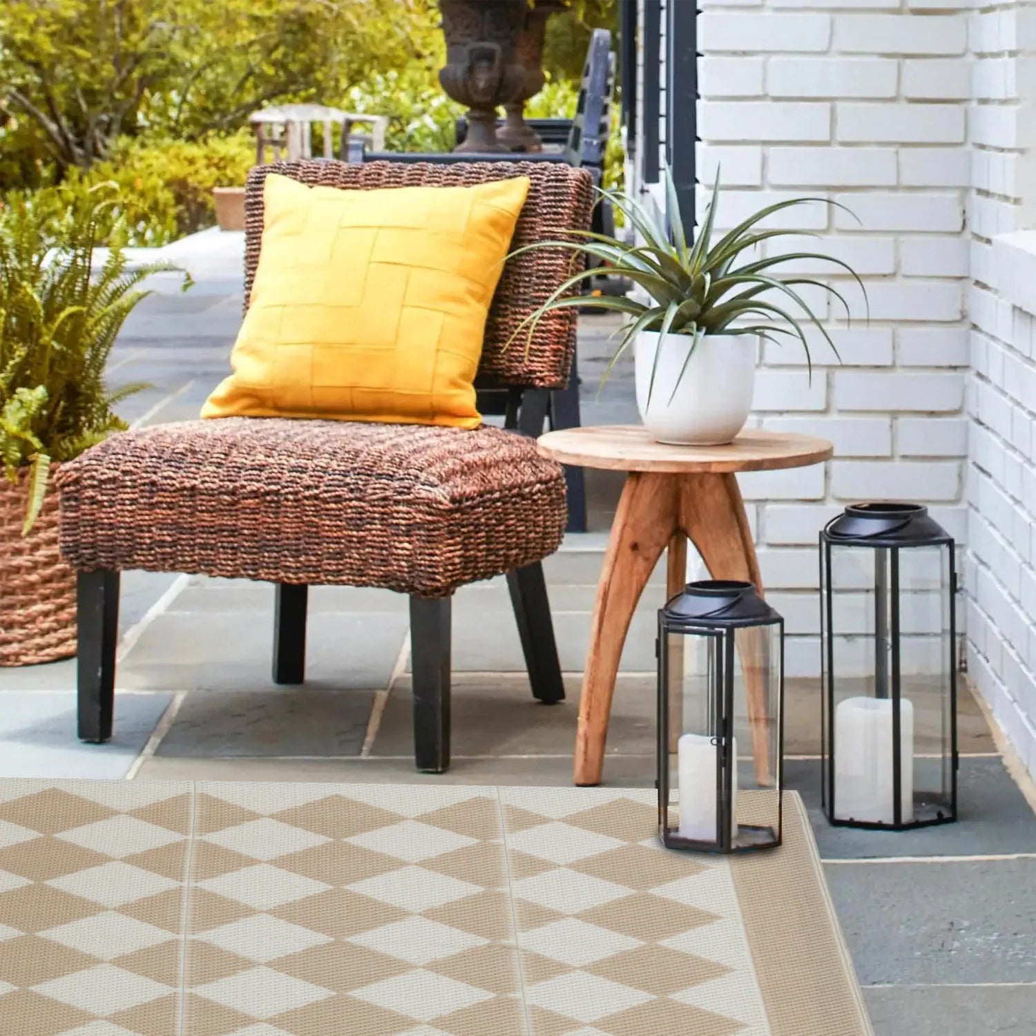 Indoor-Outdoor Rug | Versatile Home Decor | Durable Design